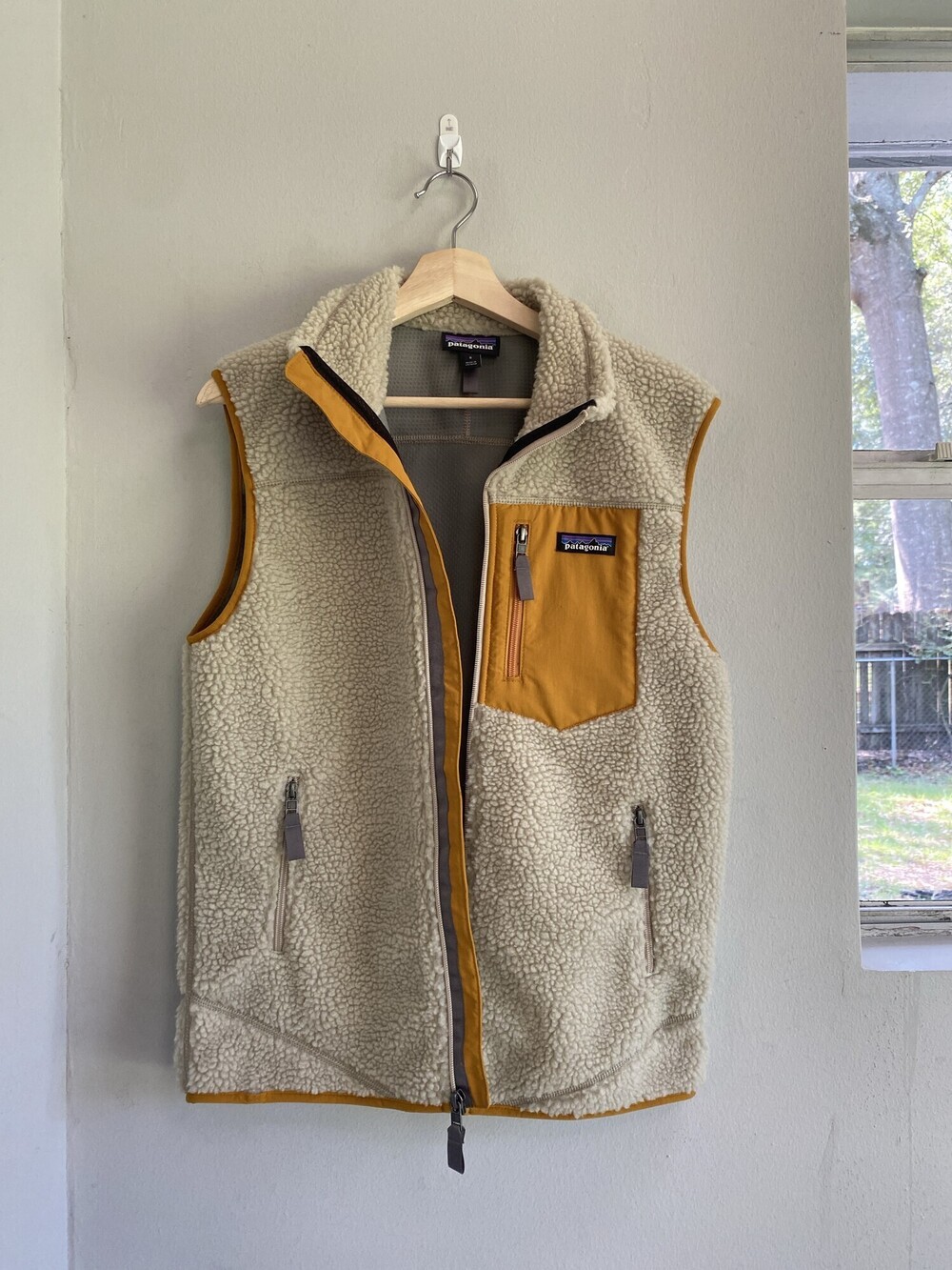 Rare Patagonia Men's Natural Sherpa Fleece Vest Turmeric Trim S